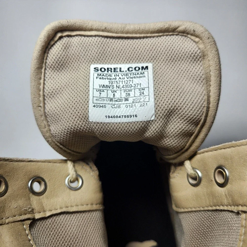 Sorel Caribou Combat Boots Women's Size 7 Leather Waterproof Lugged‎ Sole Beige